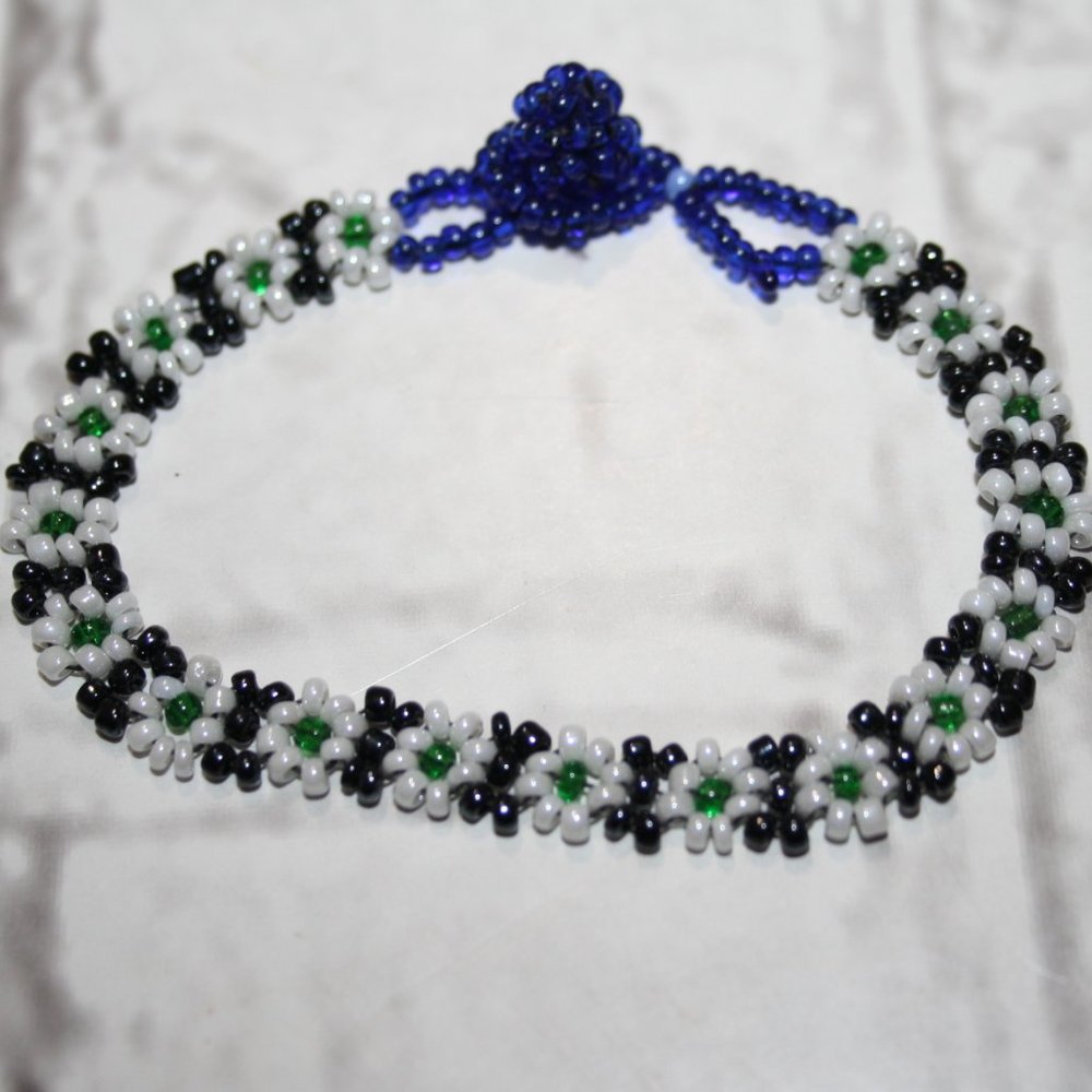 🌼💙 Beautiful Blue, White + Green Flower Beaded Bracelet (6.5–7") 💙🌼